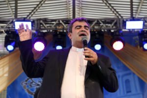 Padre Max se apresenta nesta terça-feira na 292ª Festa de Santo Amaro, em Campos