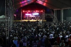 Piseiro de Maíza Lima e pagode de SPC e Mumuzinho embalam verão de SJB