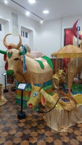 Casa de Cultura Villa Maria recebe exposição dedicada à tradição dos Bois Pintadinhos em Campos